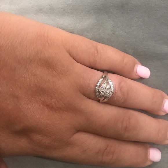 Jewelry - Beautiful ring
